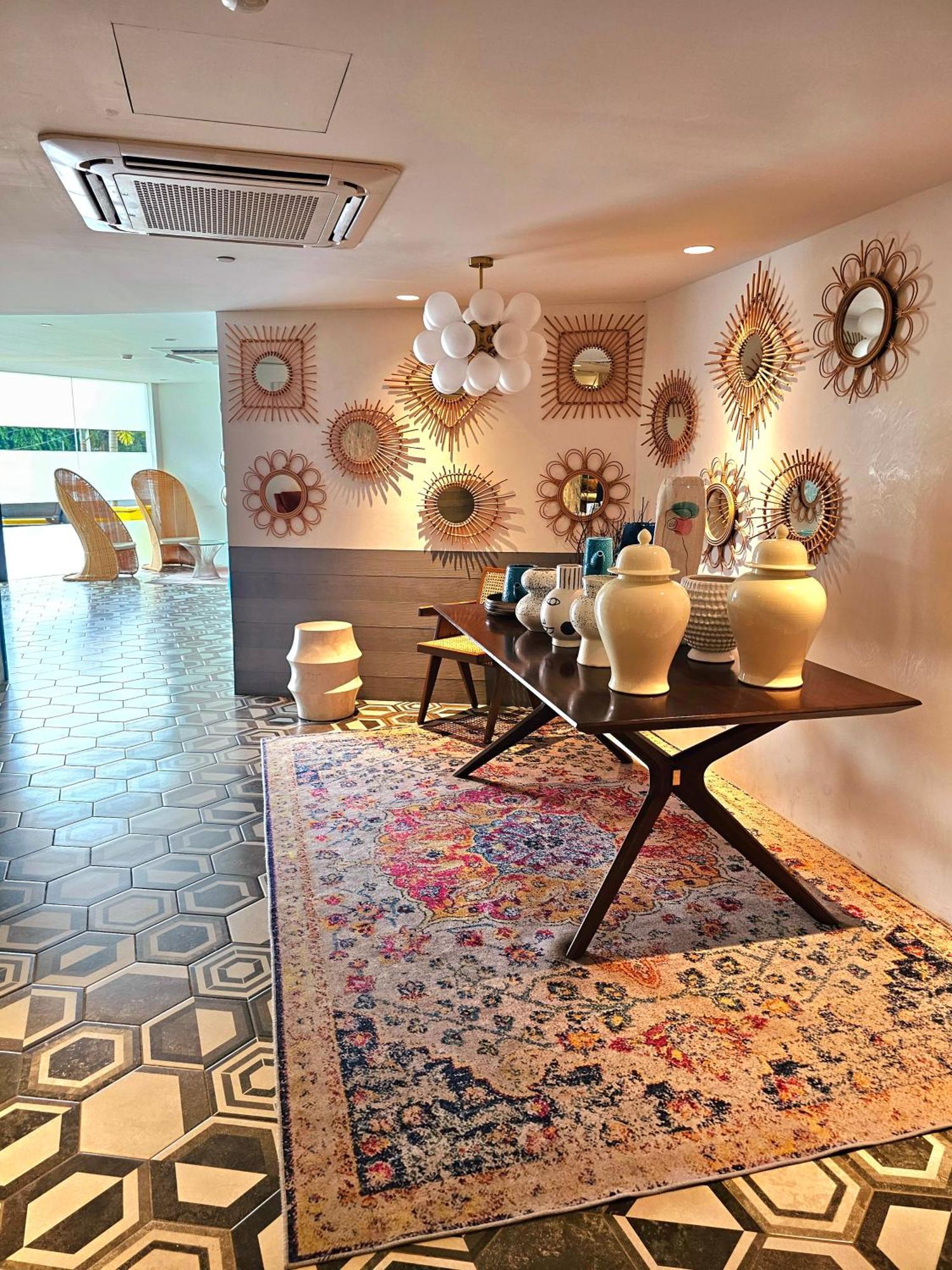 Acellyne'S Suites At The Residences At Commonwealth By Century ケソンシティ エクステリア 写真