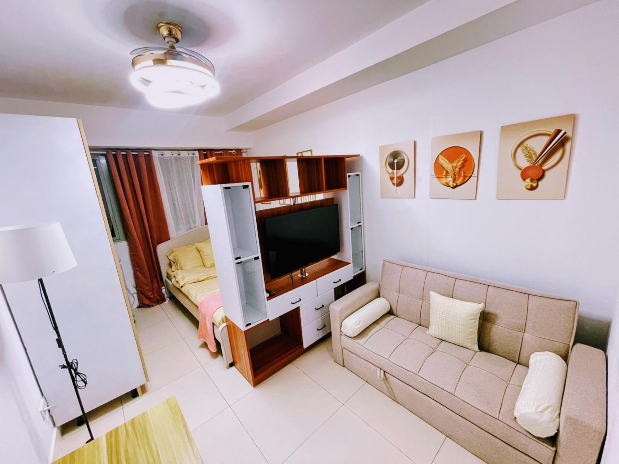 Acellyne'S Suites At The Residences At Commonwealth By Century ケソンシティ 部屋 写真