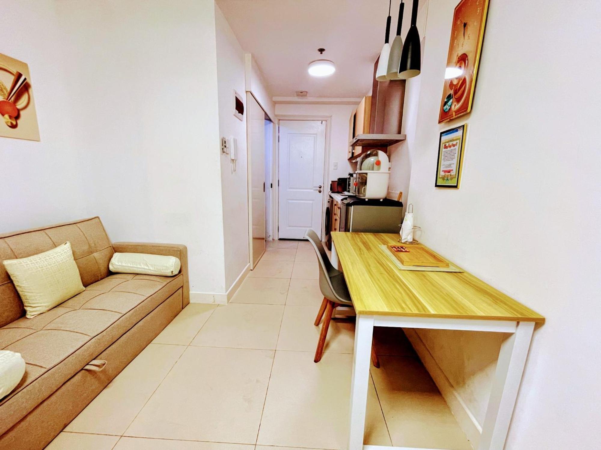 Acellyne'S Suites At The Residences At Commonwealth By Century ケソンシティ 部屋 写真